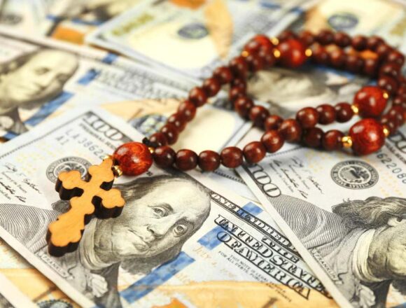 Líder religioso denuncia alegado envolvimento de igrejas em branqueamento de capitais e cárcere privado